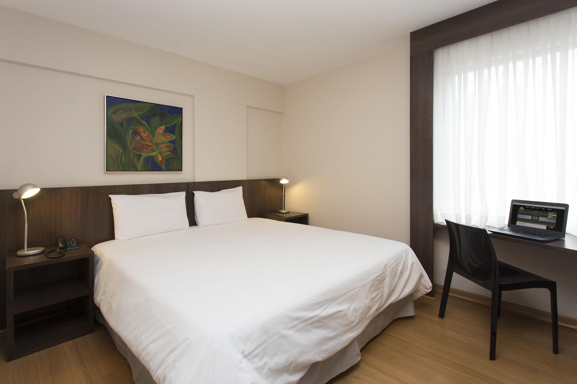Royal Design Savassi Hotel เบโลโอรีซอนชี ภายนอก รูปภาพ
