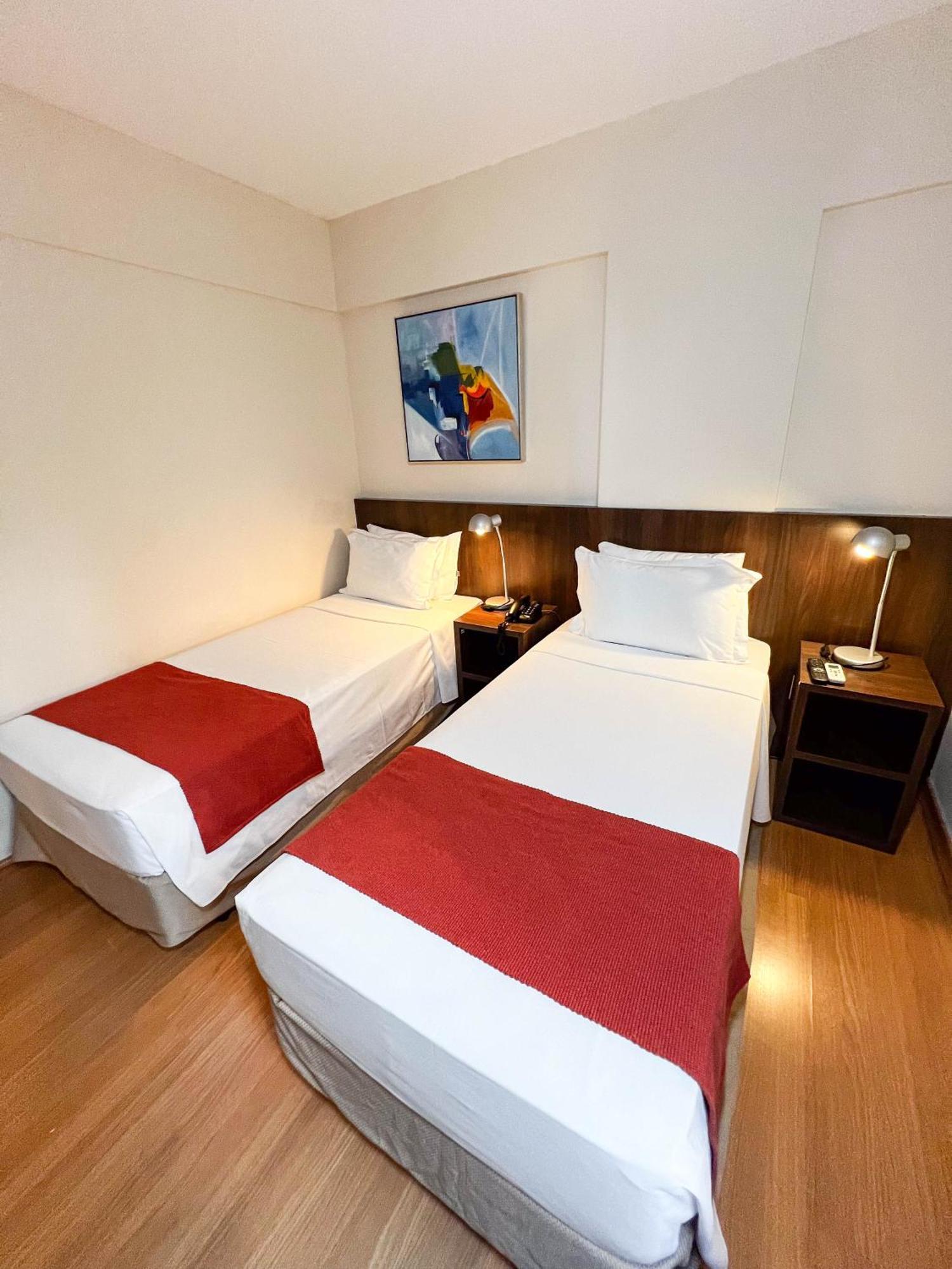 Royal Design Savassi Hotel เบโลโอรีซอนชี ภายนอก รูปภาพ