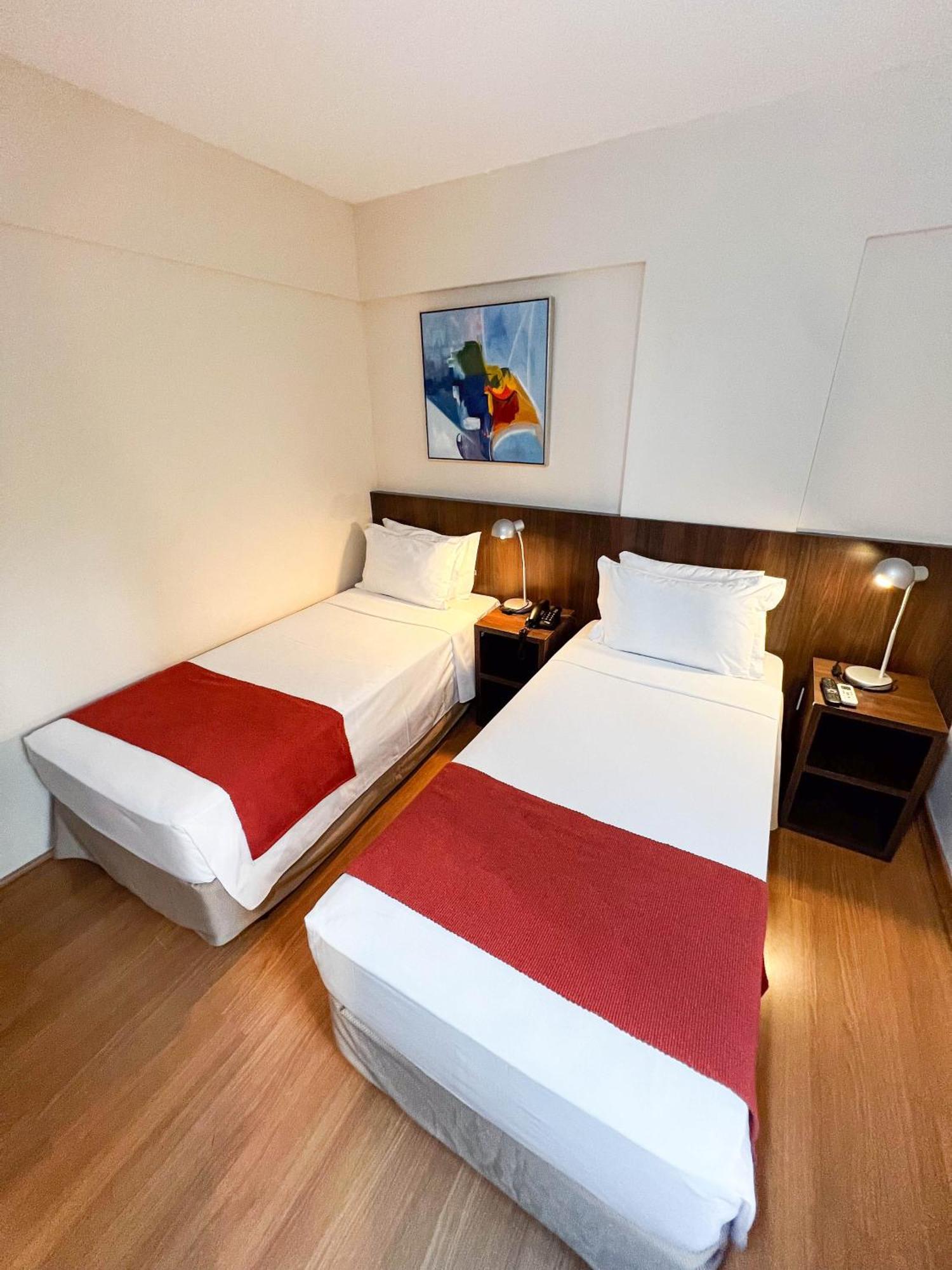 Royal Design Savassi Hotel เบโลโอรีซอนชี ภายนอก รูปภาพ