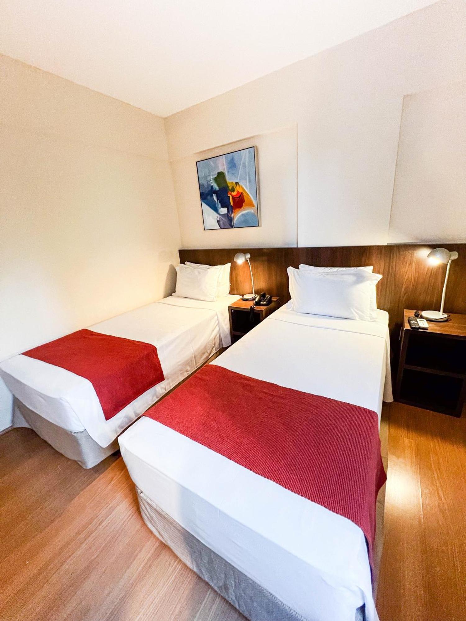 Royal Design Savassi Hotel เบโลโอรีซอนชี ภายนอก รูปภาพ