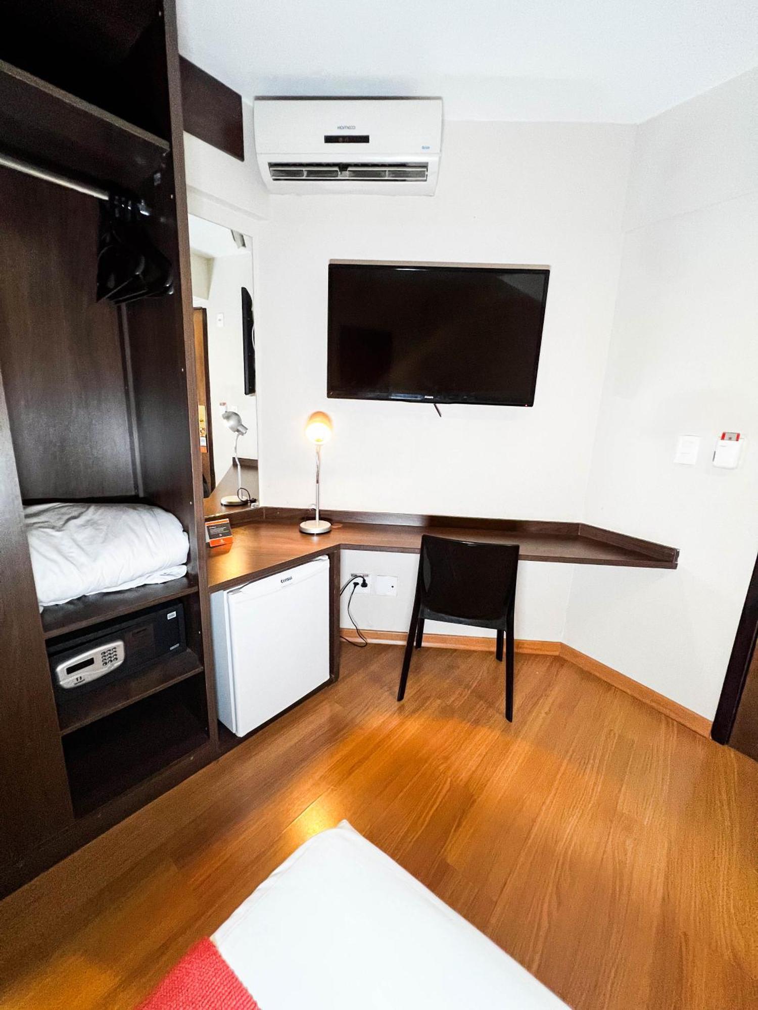 Royal Design Savassi Hotel เบโลโอรีซอนชี ภายนอก รูปภาพ