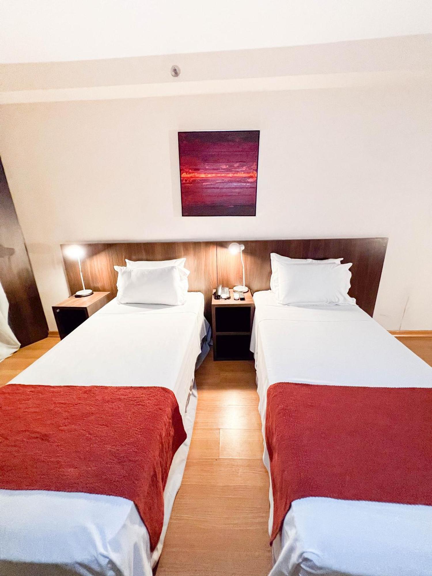 Royal Design Savassi Hotel เบโลโอรีซอนชี ภายนอก รูปภาพ