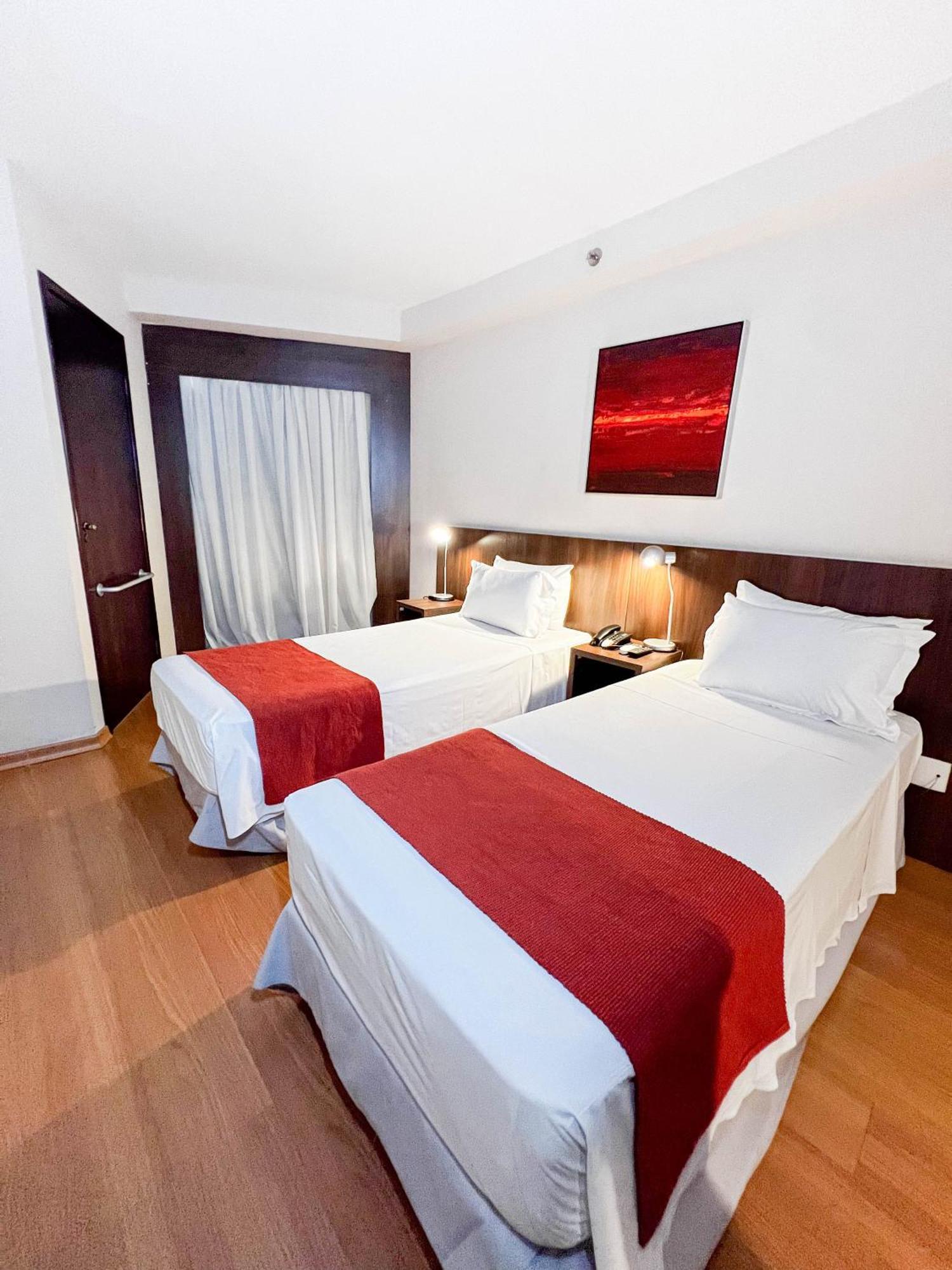 Royal Design Savassi Hotel เบโลโอรีซอนชี ภายนอก รูปภาพ