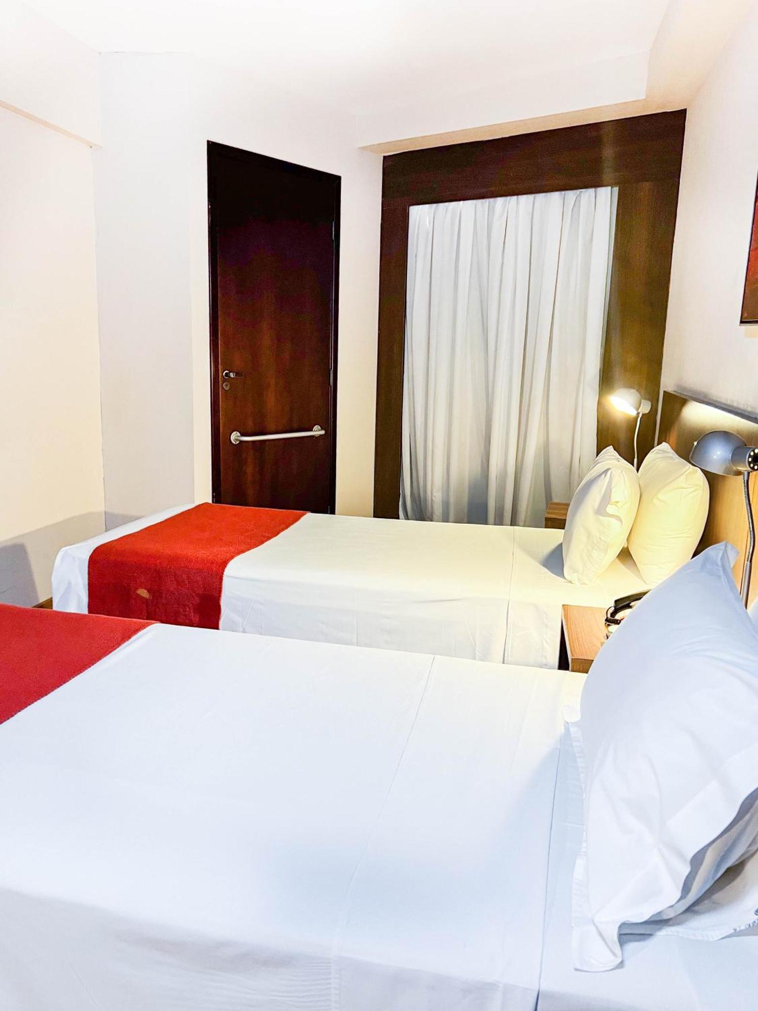 Royal Design Savassi Hotel เบโลโอรีซอนชี ภายนอก รูปภาพ